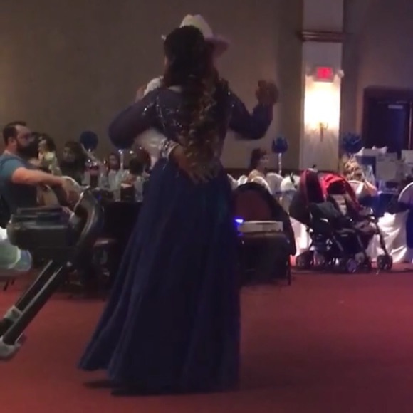 Dress - Picture 2 of 4